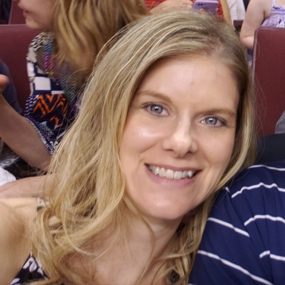 Meet your Posher, Jill - Picture 2 of 2